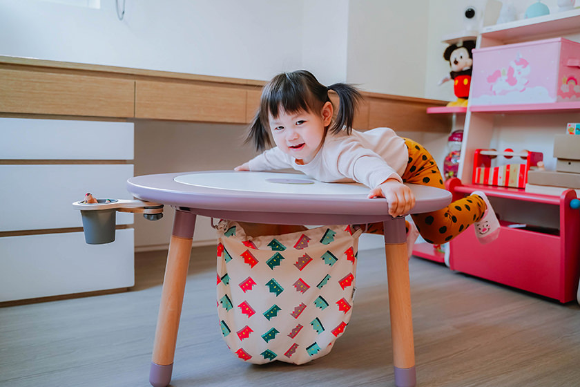 【育兒】義大利Mutable親子魔法成長桌椅，一張無極限的超狂遊戲桌！最美的小桌椅！